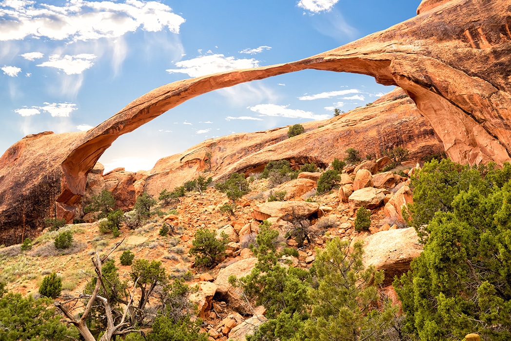 Explore one-of-a-kind landscapes naturally hewn of red rock with your group at Arches National Park in Utah. | GroupTools